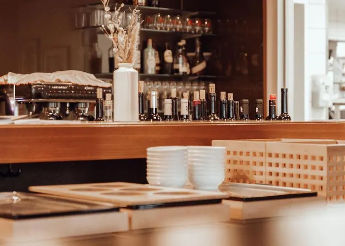 Encanto Restaurant *